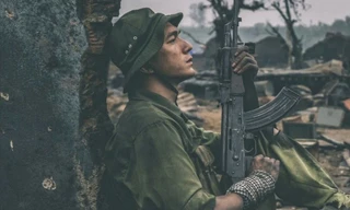 Hậu trường tâm linh của 'Mưa đỏ'