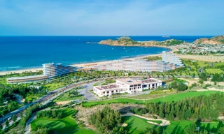 Hành trình 9 năm từ vùng cát trắng đến điểm đến nghỉ dưỡng hàng đầu miền Trung