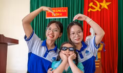 Hai sinh viên sư phạm ở Quảng Ninh mở lớp dạy học miễn phí cho học sinh vùng cao