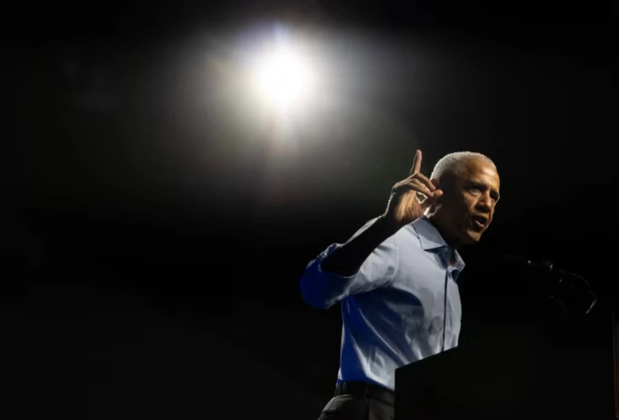 Cựu Tổng thống Obama xác nhận người ngoài hành tinh 'có thật' nhưng phủ nhận bằng chứng tiếp xúc