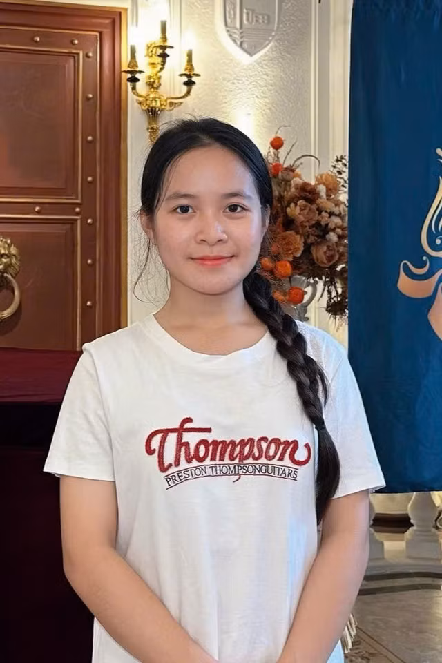 Nữ sinh Ninh Bình lựa chọn tự học theo cách riêng, trở thành thủ khoa ngành Quản trị Kinh doanh 