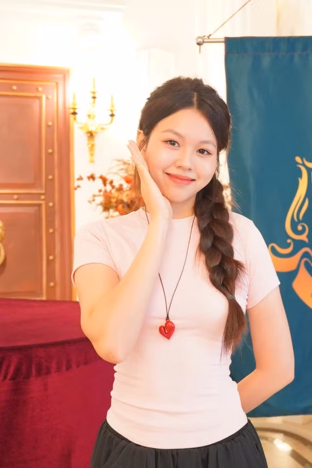 Nữ thủ khoa đầu vào UEB đạt 28,83 điểm, giành giải Nhì và điểm 10 Lịch sử trong kỳ thi tốt nghiệp
