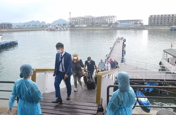 Việt Nam có thêm 8 ca nhiễm mới Covid-19