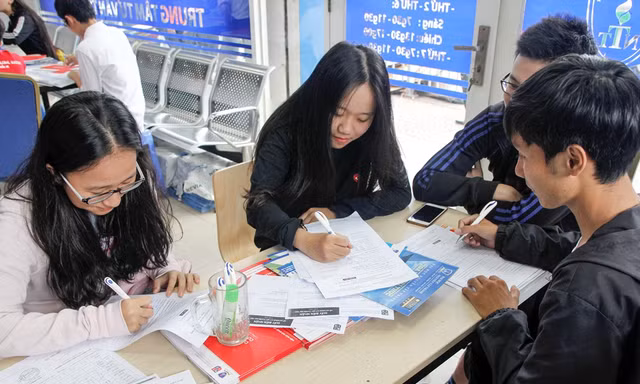 Nghịch lý mùa tuyển sinh 2020: Điểm cao nhưng nhiều ngành vẫn "trắng" thí sinh
