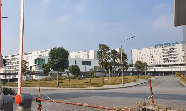 Nhân lực sẵn sàng, sao bệnh viện Bạch Mai, Việt Đức cơ sở 2 vẫn 'ngủ đông'?