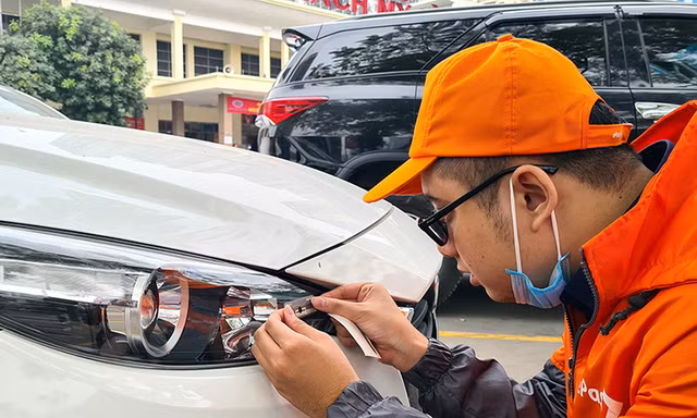Chạy đua dán thẻ, hơn 40.000 xe bị trùng thẻ giờ phải xử lý ra sao?