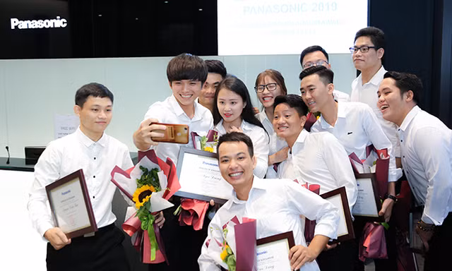 Trao gần 52 tỷ đồng học bổng cho sinh viên Việt Nam