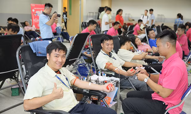 Tiếp tục chương trình hiến máu tình nguyện năm 2019: Tuổi trẻ rực rỡ cùng “Chung dòng máu việt”