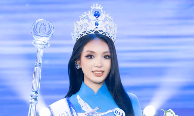 Nhan sắc nữ sinh ngành Ngôn ngữ Trung vừa đăng quang Hoa hậu, muốn dành tiền thưởng thực hiện dự án từ thiện
