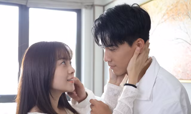 Dính nghi vấn 'phim giả tình thật', Tam Triều Dâng là người chủ động tiếp cận khiến Võ Điền Gia Huy rung động