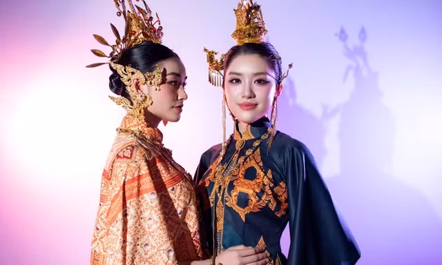 Hai 'nàng Hậu' Yến Nhi và Phương Oanh cùng NTK Nguyễn Việt Hùng kể chuyện văn hóa Chăm Pa bằng tà áo dài