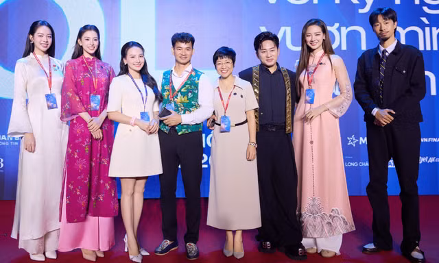 Nghệ sĩ Việt và ý thức của những người có sức ảnh hưởng trong việc lan tỏa thông tin tích cực và xây dựng niềm tin số