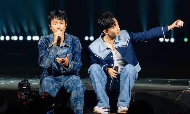 Hoàng Dũng và Đen khiến các fan phấn khích đến 'cực dính' khi mashup loạt 'bản hit' 