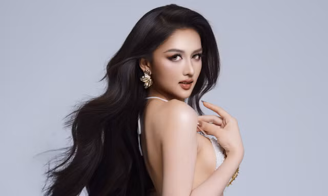 Á hậu Thu Ngân diện bikini khoe tỷ lệ cơ thể 'nóng bỏng', được khen ngợi khi thi 'Miss Intercontinental'