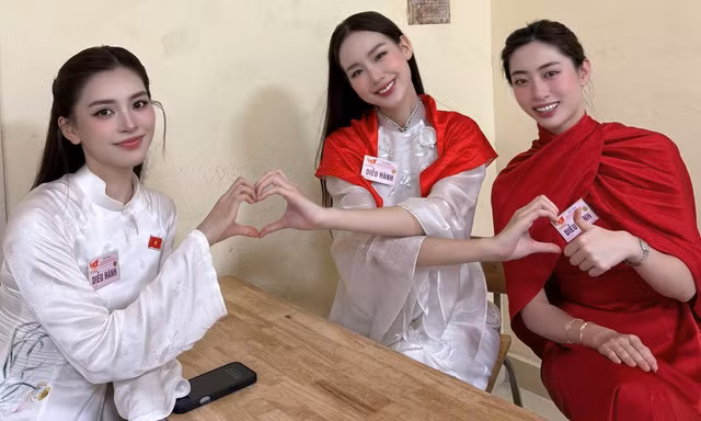 Các 'nàng Hậu' Trần Tiểu Vy, Lương Thùy Linh, Bảo Ngọc tham gia tổng duyệt diễu binh, diễu hành A80 