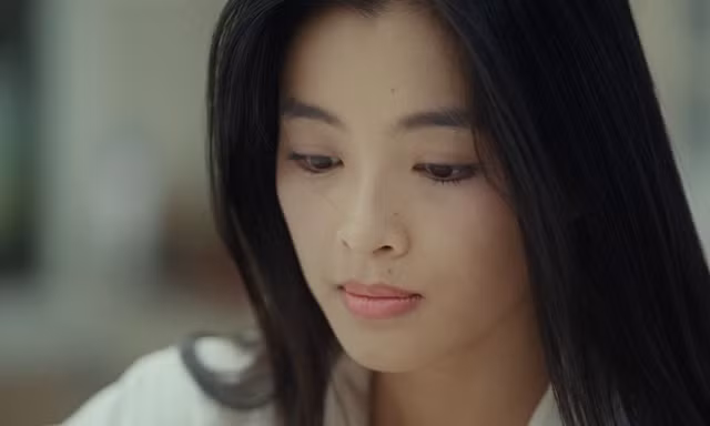 'Nàng thơ màn ảnh' Lan Thy có phản ứng bất ngờ khi diễn cảnh ngoại tình, 'giường chiếu' táo bạo với 'nam thần' Otis