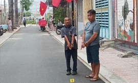 Khởi tố đối tượng cướp vé số của người bán dạo ngồi xe lăn