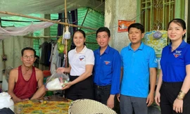 Đoàn thanh niên xã 7 năm bán vé số gây quỹ lan tỏa yêu thương