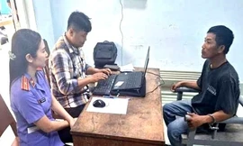 Hai người dân bị tên cướp đâm trọng thương khi áp giải đối tượng về đồn