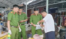 Bắt 3 cán bộ liên quan vụ để hơn 8 tạ thịt lợn nhiễm dịch tuồn ra chợ