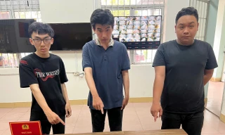 Giả danh công an cưỡng đoạt tài sản người đi đường