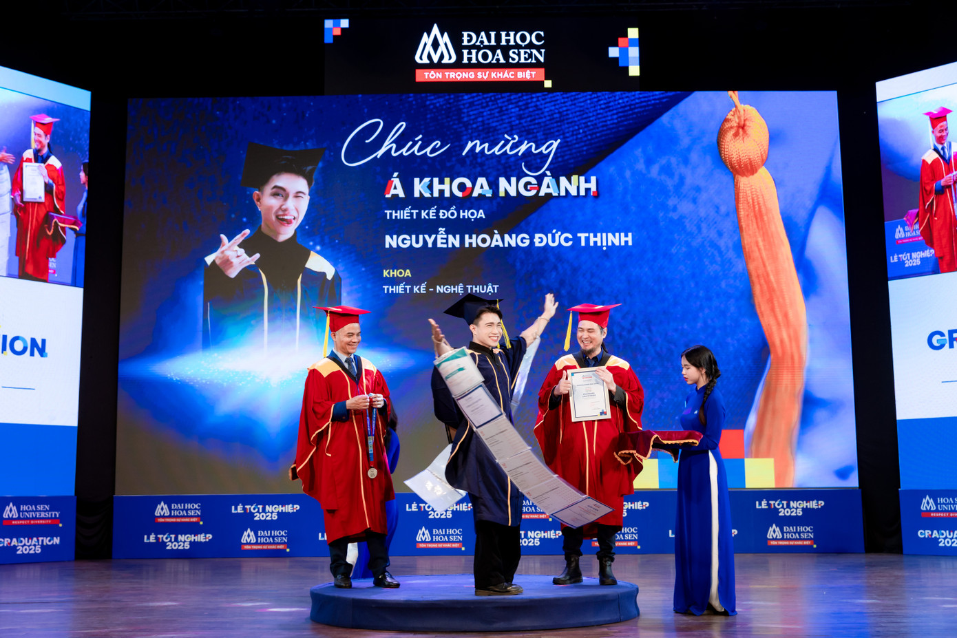 anh-2-khoanh-khac-nam-sinh-2000-duoc-vinh-danh-a-khoa-nganh-thiet-ke-do-hoa.jpg