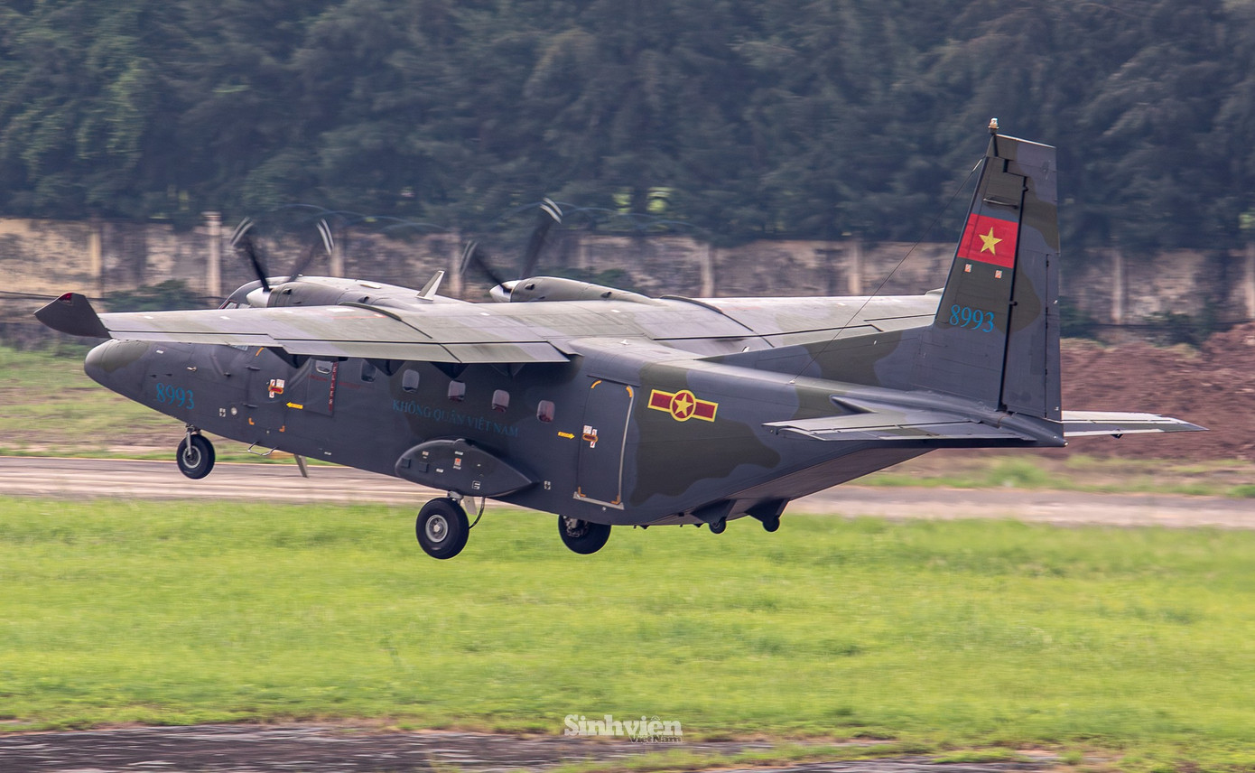 casa-c295-c212i-02.jpg