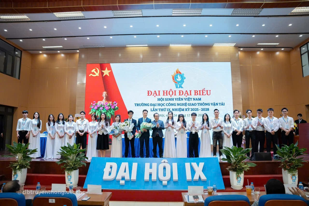 anh-bch-hoi-sinh-vien-khoa-ix-truong-dh-cong-nghe-gtvt.jpg