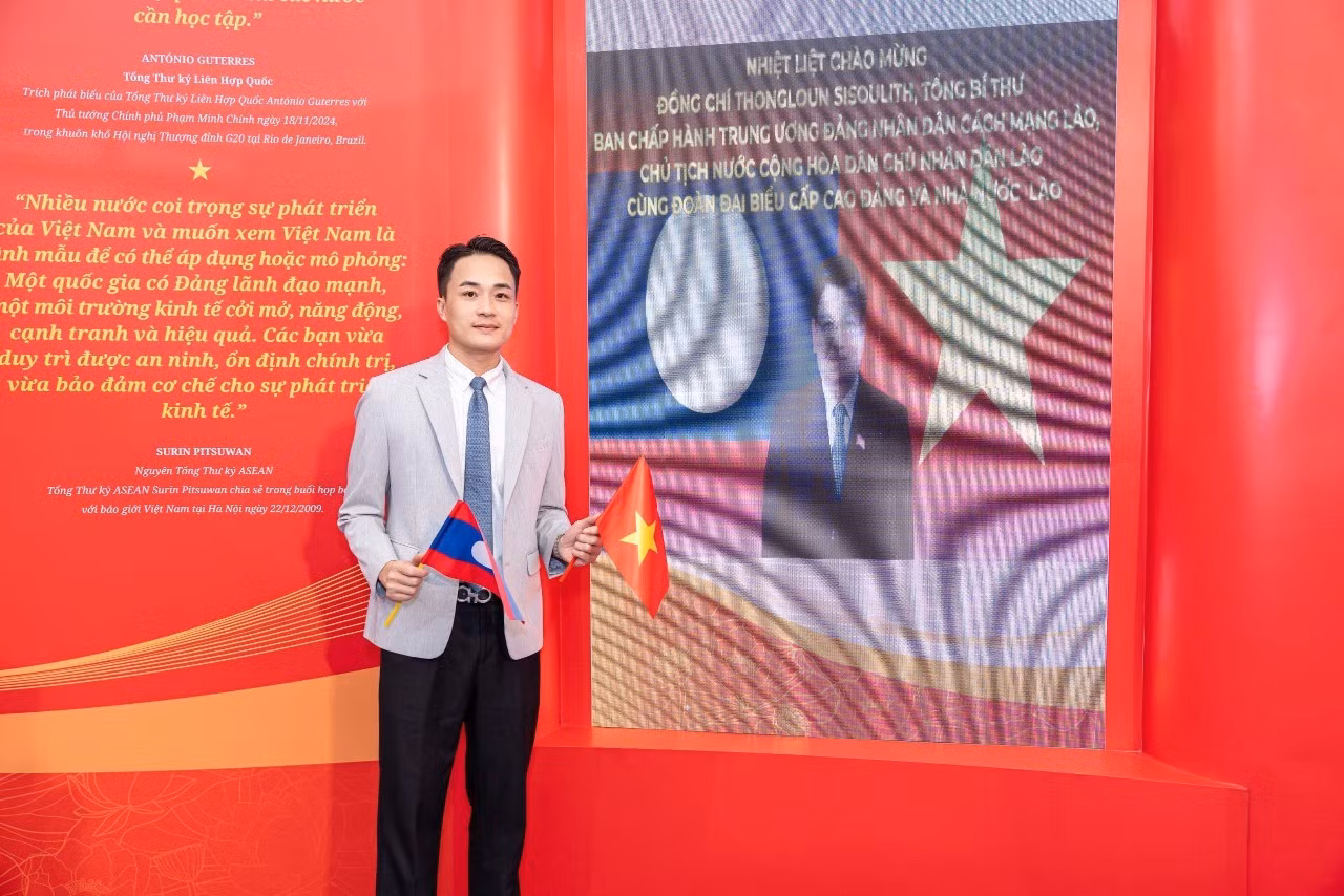 ban-outhai-phonepadid-hoc-vien-cao-hoc-nguoi-lao-hoc-vien-ngoai-giao-copy-copy.jpg
