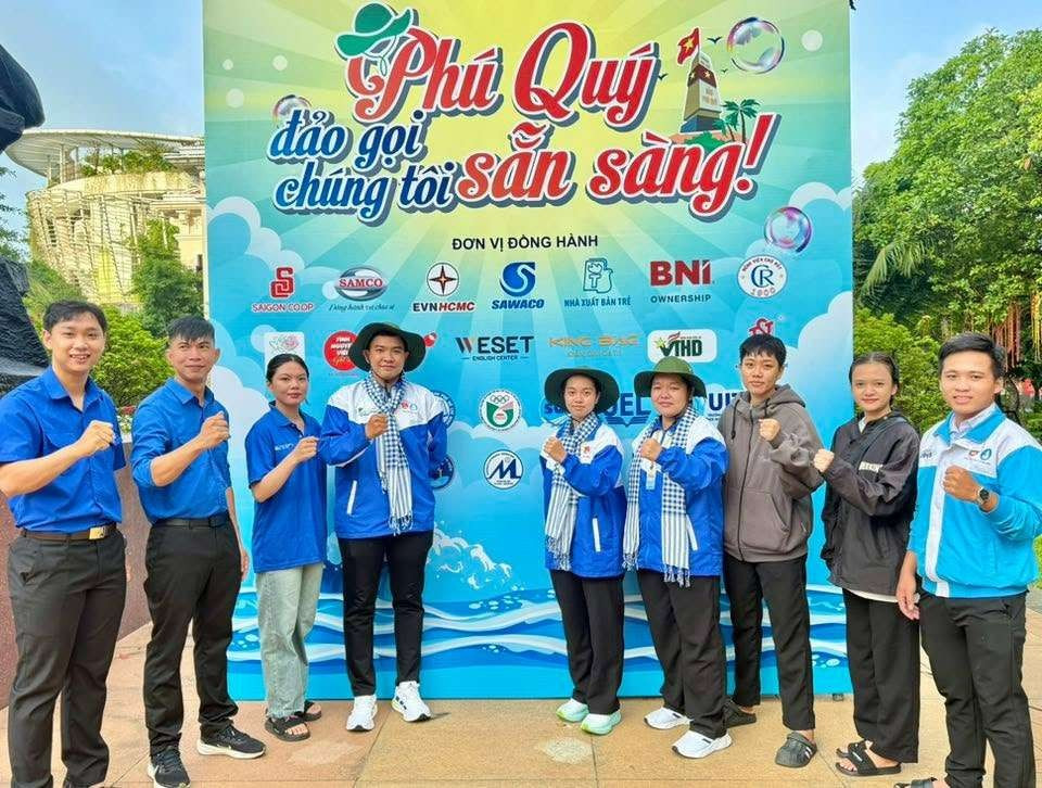 Các chiến sĩ Mùa hè xanh hào hứng trong ngày ra quân. anh-6.jpg
