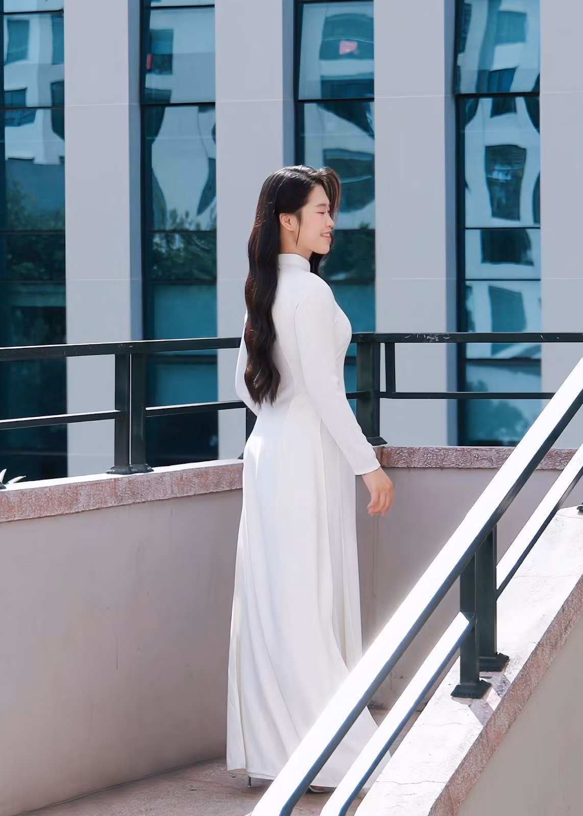 Có nhiều trải nghiệm và thử thách trong đã giúp cô gái này trưởng thành hơn trong sự điềm tĩnh, vững vàng và bản lĩnh của một người trẻ biết mình là ai.