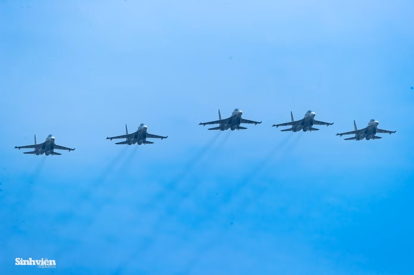 hop-luyen-may-bay-su-28.jpg