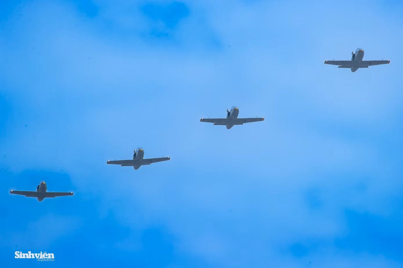 hop-luyen-may-bay-su-29.jpg