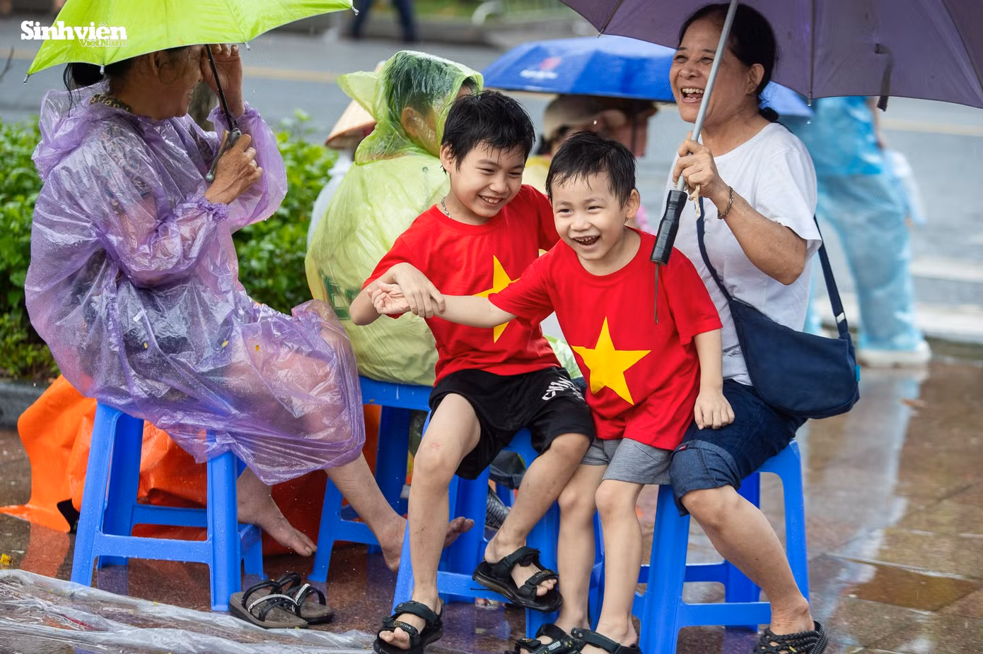 nguoi-dan-doi-mua-cho-le-quoc-khanh-29-08.jpg