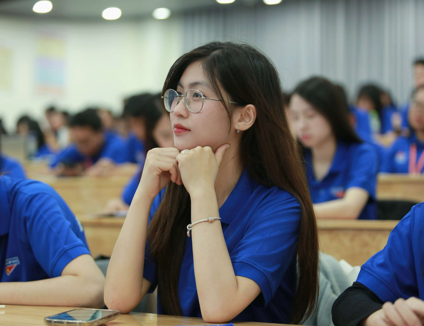 Dưới màu áo xanh thanh niên, Thương Huyền mang theo nhiệt huyết của một người trẻ sống trách nhiệm và không ngừng cống hiến. 1.jpg