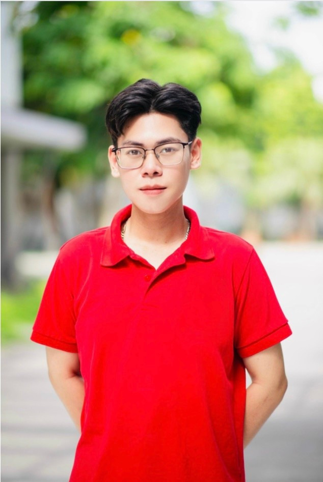 Thầy giáo trẻ Mai Tuấn Anh đang giảng dạy tại Trường PTLC Vinschool Imperia (Hải Phòng). anh-1-anh-bia.png