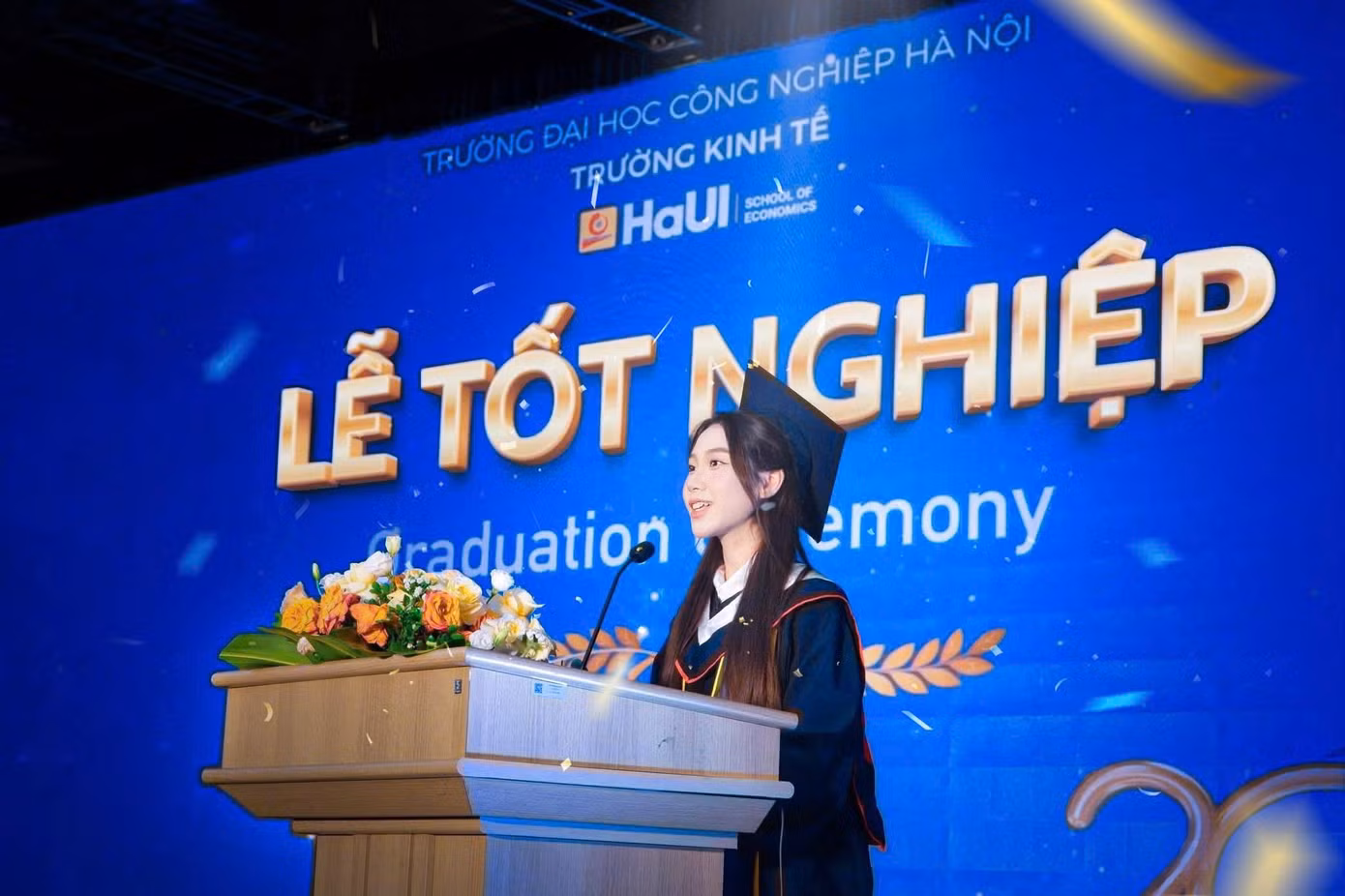 1-dai-dien-sinh-vien-phat-bieu-le-tot-nghiep.jpg