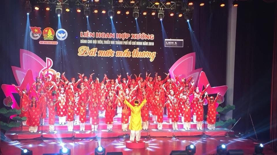 Thụy Khanh chỉ huy hợp xướng đoạt giải Xuất sắc tại Liên hoan Hợp xướng Thiếu nhi toàn thành. chi-huy-hop-xuong-xuat-sac-lien-hoan-hop-xuong-thieu-nhi-toan-thanh.jpg