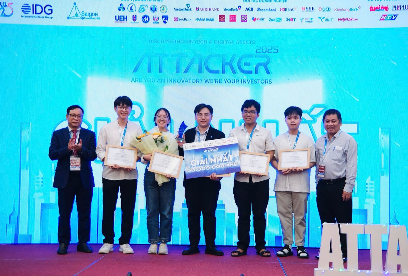 giai-nhat-tai-cuoc-thi-attacker-fintech-2025-do-truong-dai-hoc-kinh-te-luat-dhqg-hcm-to-chuc.jpg
