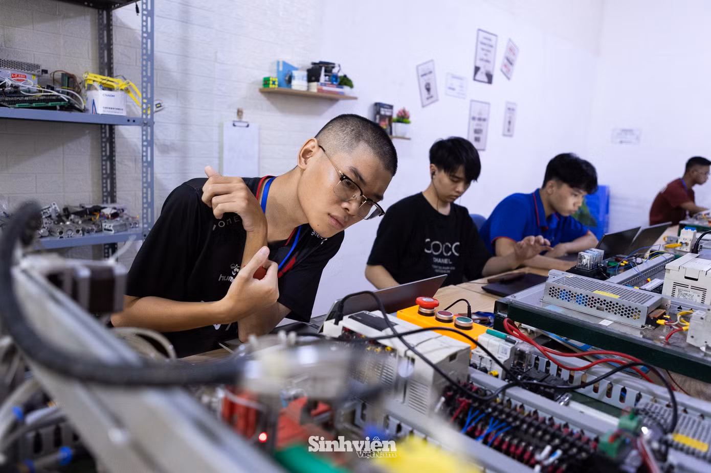 lab-ky-thuat-cho-sinh-vien-ha-noi-19.jpg