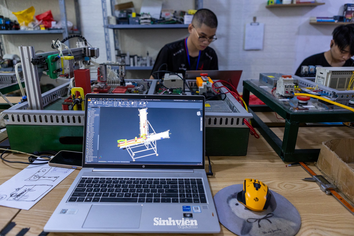 lab-ky-thuat-cho-sinh-vien-ha-noi-16.jpg