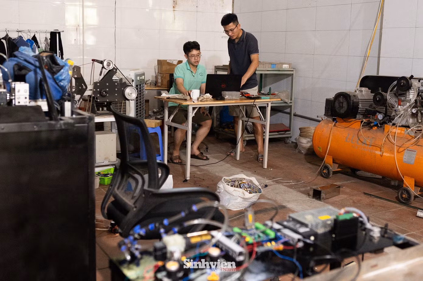 lab-ky-thuat-cho-sinh-vien-ha-noi-14.jpg