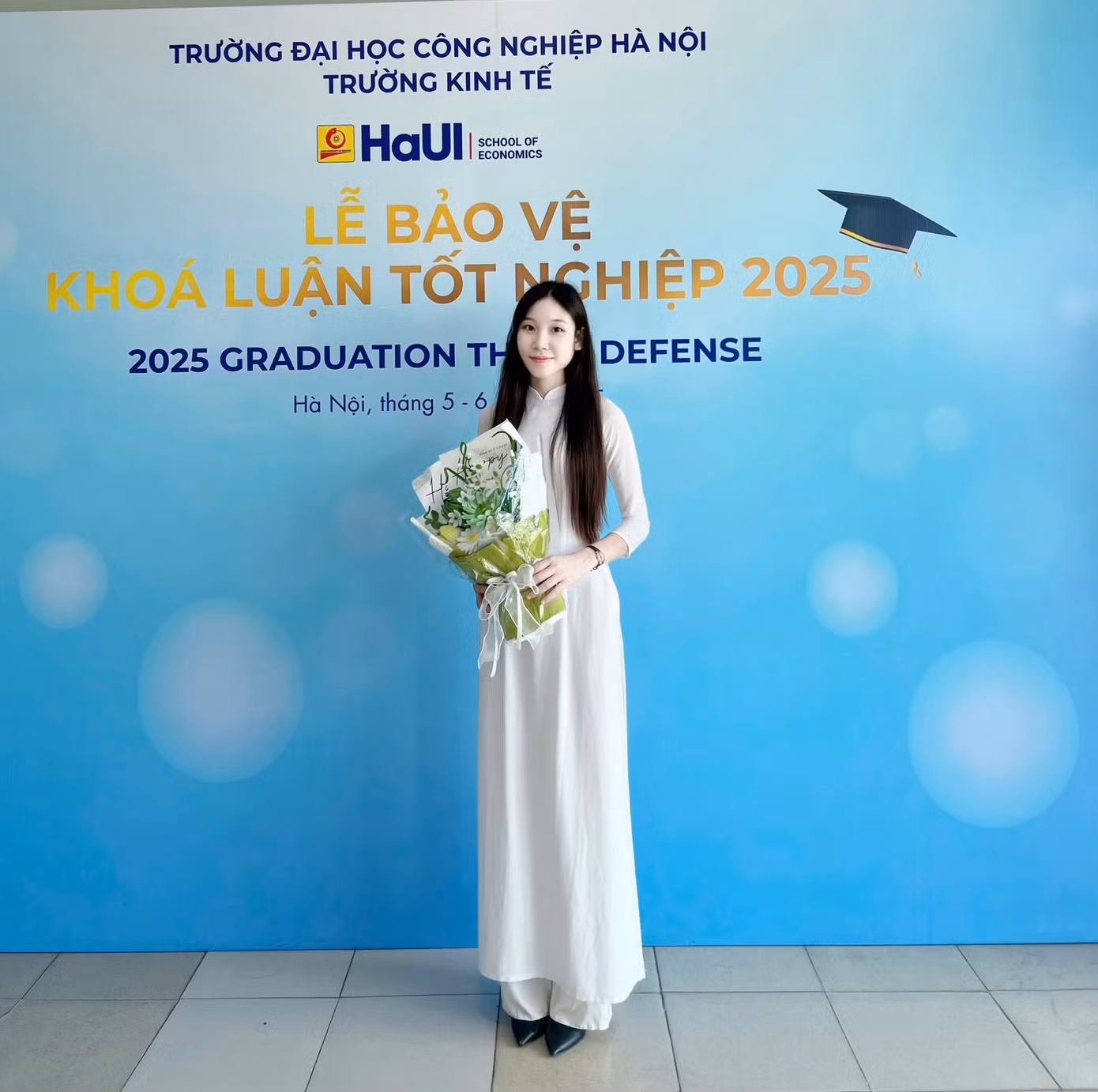 4le-bao-ve-khoa-luan-tot-nghiepjpg.jpg