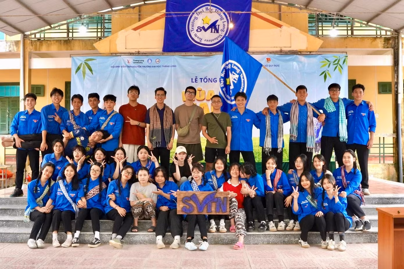 06-08-2025-dong-hanh-cung-cac-doi-vien-doi-sinh-vien-tinh-nguyen-truong-dai-hoc-thang-long-trong-chien-dich-mua-he-xanh-2025-tai-xa-quy-duc-tinh-phu-tho.jpg