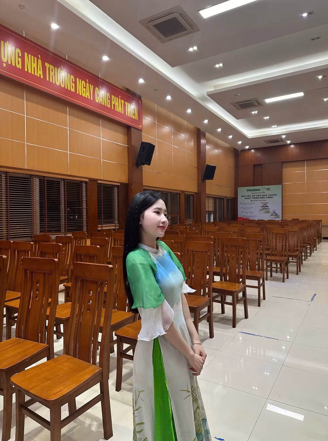 53a48bb04e67c4399d763.jpg