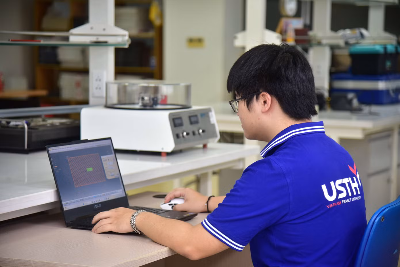 bui-minh-hien-usth-5.jpg
