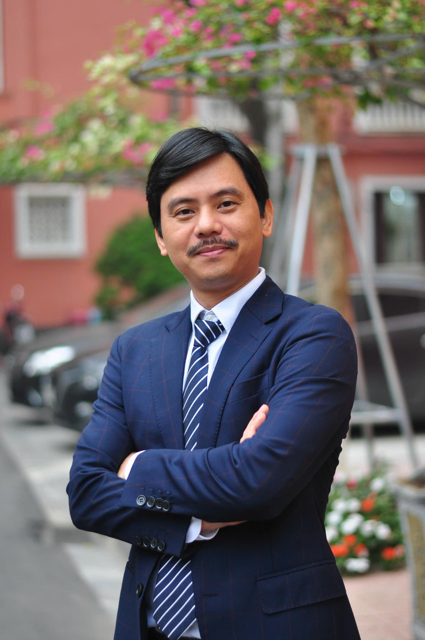 PGS. TS. Hồ Sỹ Tâm. z6836657184542-e81c25267517bdda56ccde83f90517a7.jpg