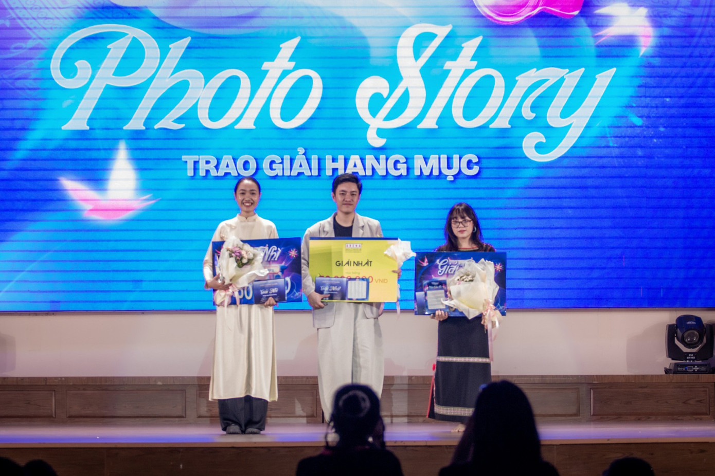 "Mỗi dự án là một câu chuyện, mỗi sản phẩm là một bước trưởng thành" – châm ngôn sống và làm nghề của chàng trai trẻ đam mê sáng tạo và văn hóa. huy-htt4-2.jpg