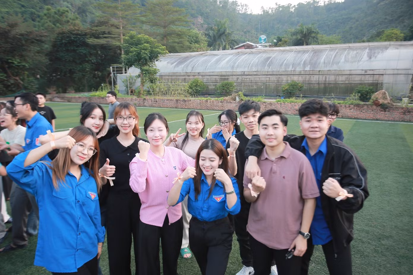 Thái Hải (ngoài cùng, bên phải) tham gia Chương trình tập huấn cán bộ Đoàn - Hội dành cho đội ngũ cán bộ Đoàn - Hội, Trường Đại học Lao động - Xã hội.