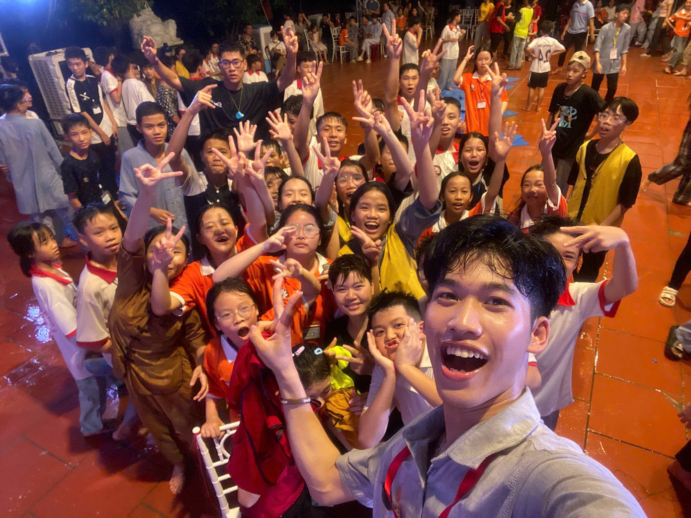 Xuân Duẩn mong muốn có thể dùng sức trẻ, sự nhiệt huyết của mình để góp một phần nhỏ bé vào việc giúp đỡ cộng đồng. anh-1-7272.jpg